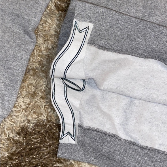 Merry Christmas 🎄 Embroidered Bow Sweatshirt - Picture 7 of 9